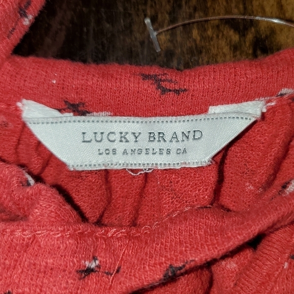 𝅺Red Lucky Brand top with tiny white flowers Small - Picture 5 of 11
